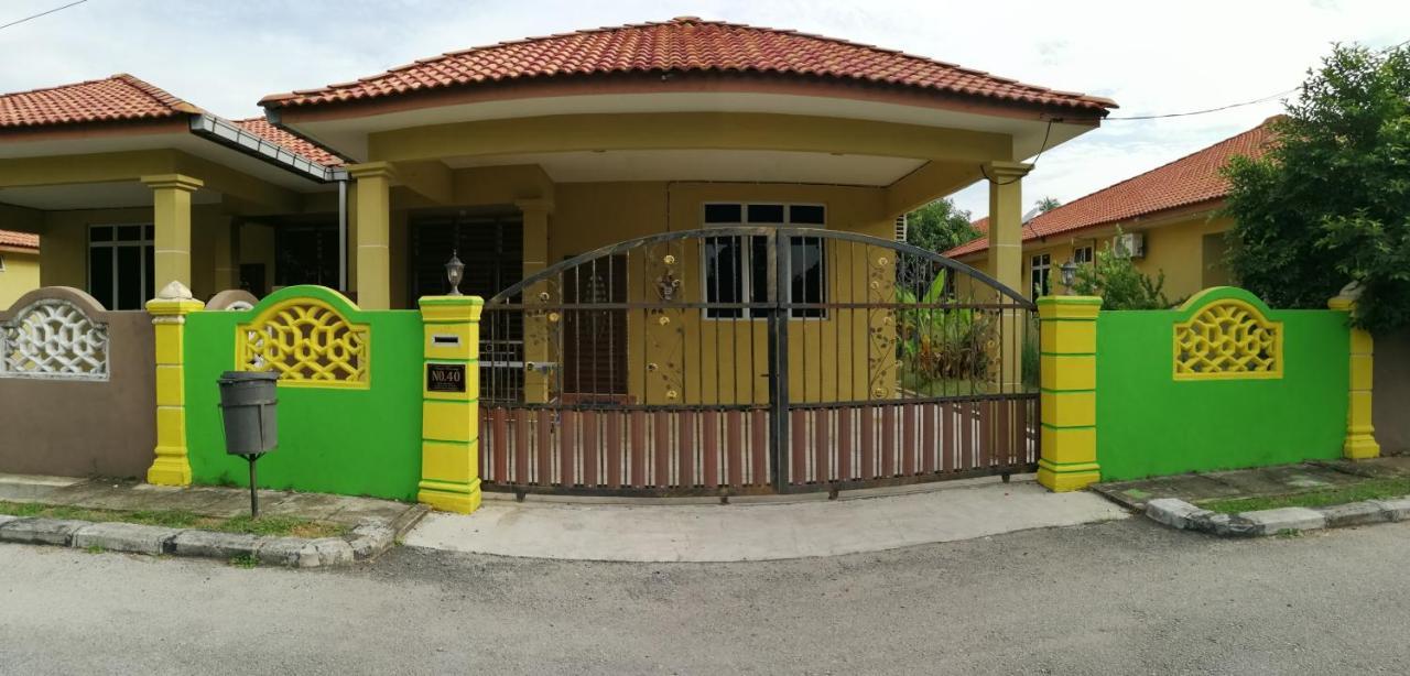 Assyifa Homestay Dungun Eksteriør billede